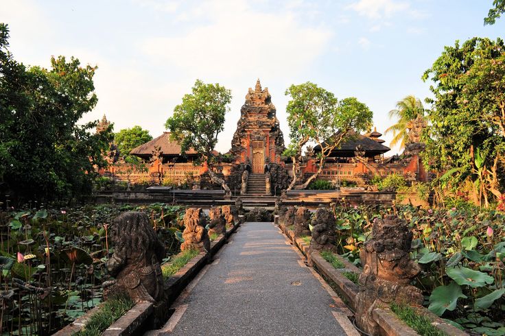 Pura Taman Saraswati