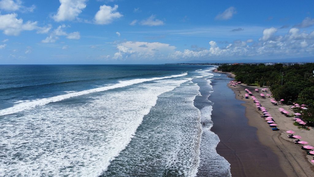Pantai Legian Bali